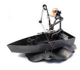 Schraubenmännchen Angler im Boot